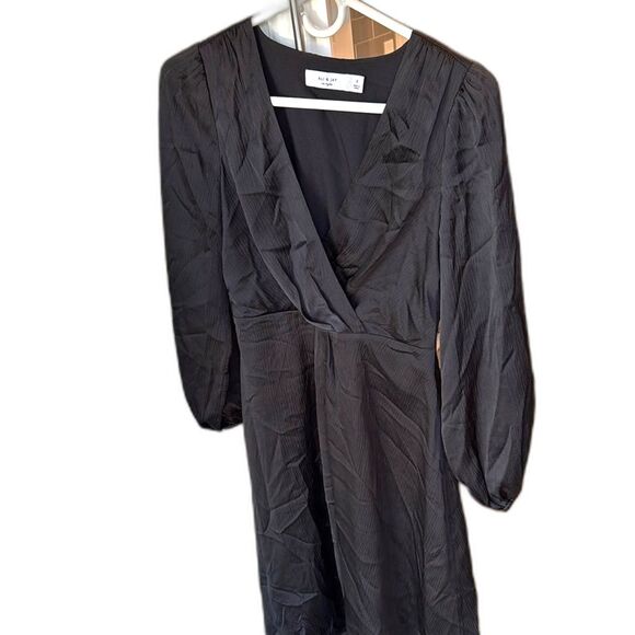 NWT Ali & Jay Women's Women Midi Long Sleeve Crepe Dress. Size Small - Picture 2 of 8